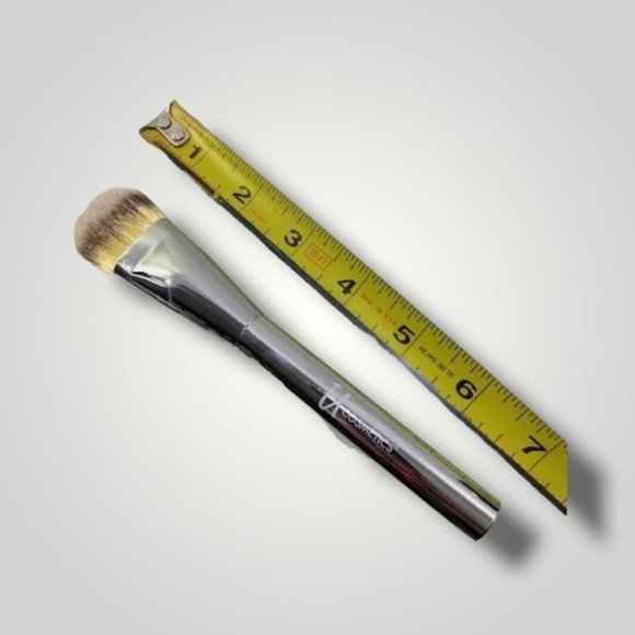 3 IT COSMETICS HEAVENLY LUXE BRUSH SENSITIVE- REGULAR SKIN SEALED FAST FREE S&H - Picture 6 of 12